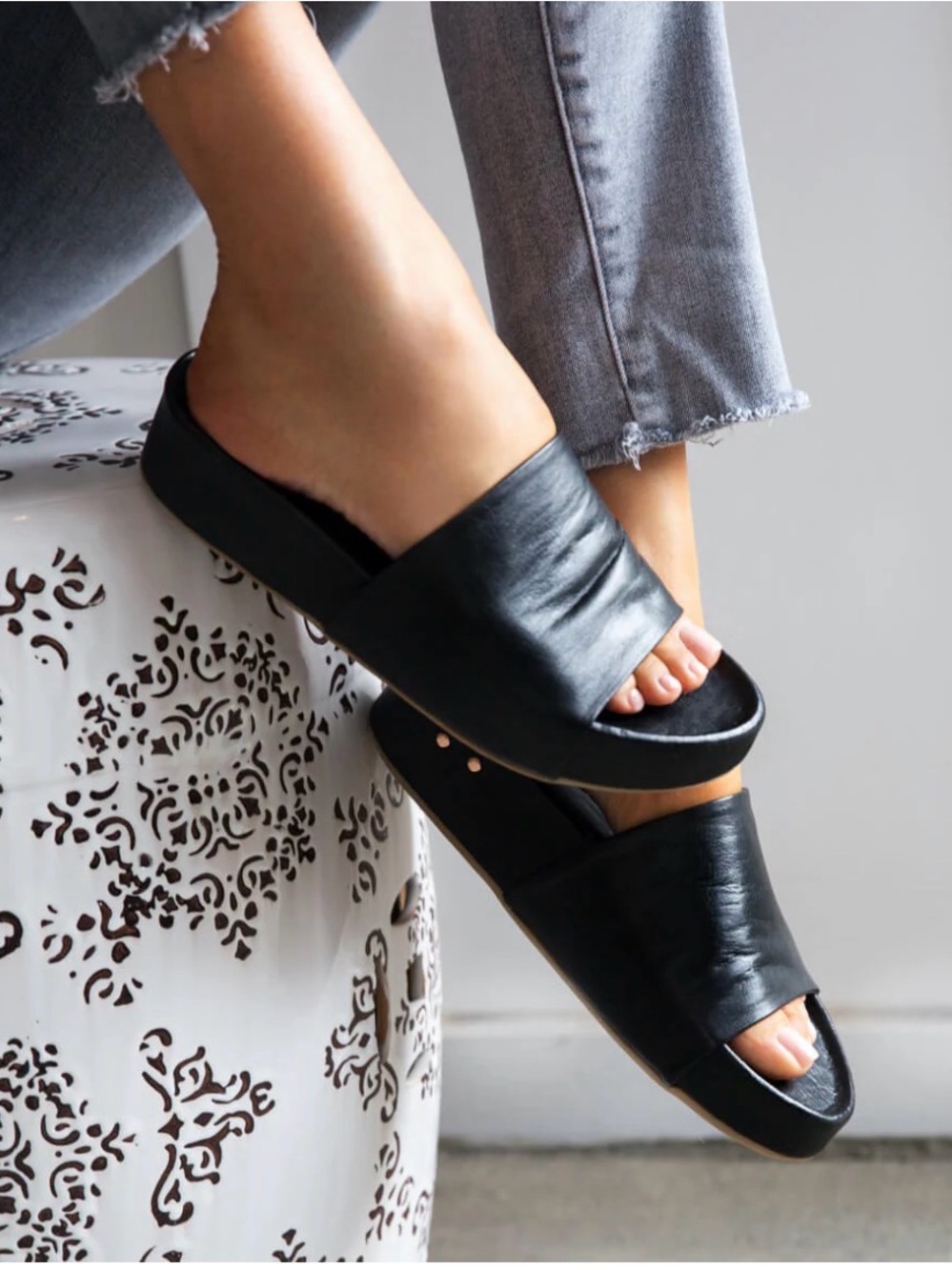 beek Black Leather Slides - Size 7